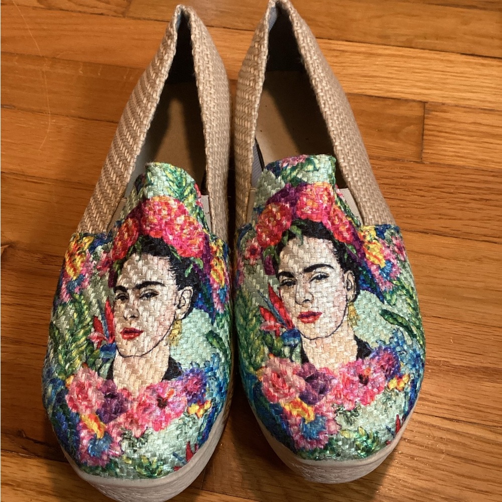 Vibrant Floral Espadrilles with Mexican Folk Art Design